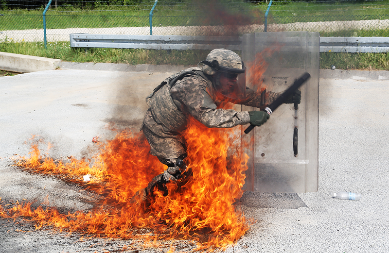 Illustration for article titled These Photos Of Soldiers Executing Fire Phobia Training Will Terrify You